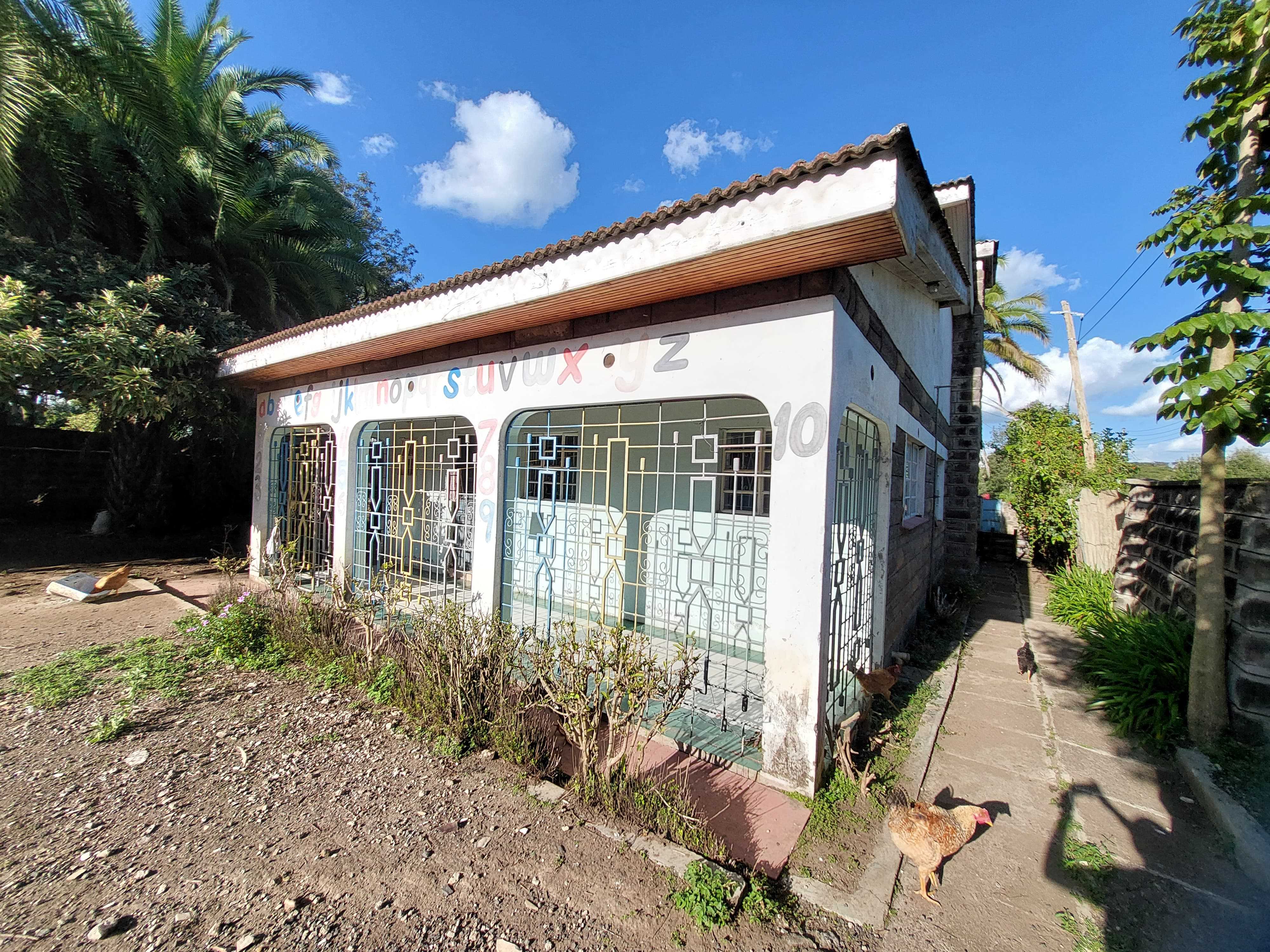 1/2 Acre Commercial Plot + 5 Bedroom Bungalow for Sale in Matasia Ngong (Kenya)