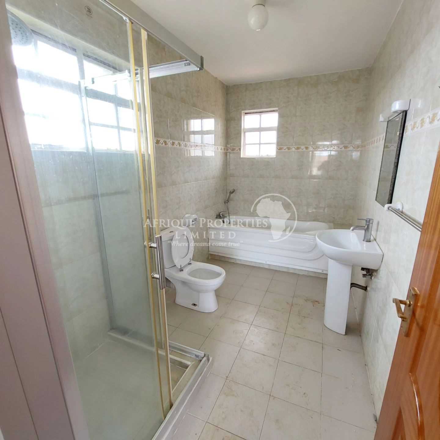 4 Bedroom All Ensuite Mansion For Sale in Runda Paradise, Nairobi  (Kenya)