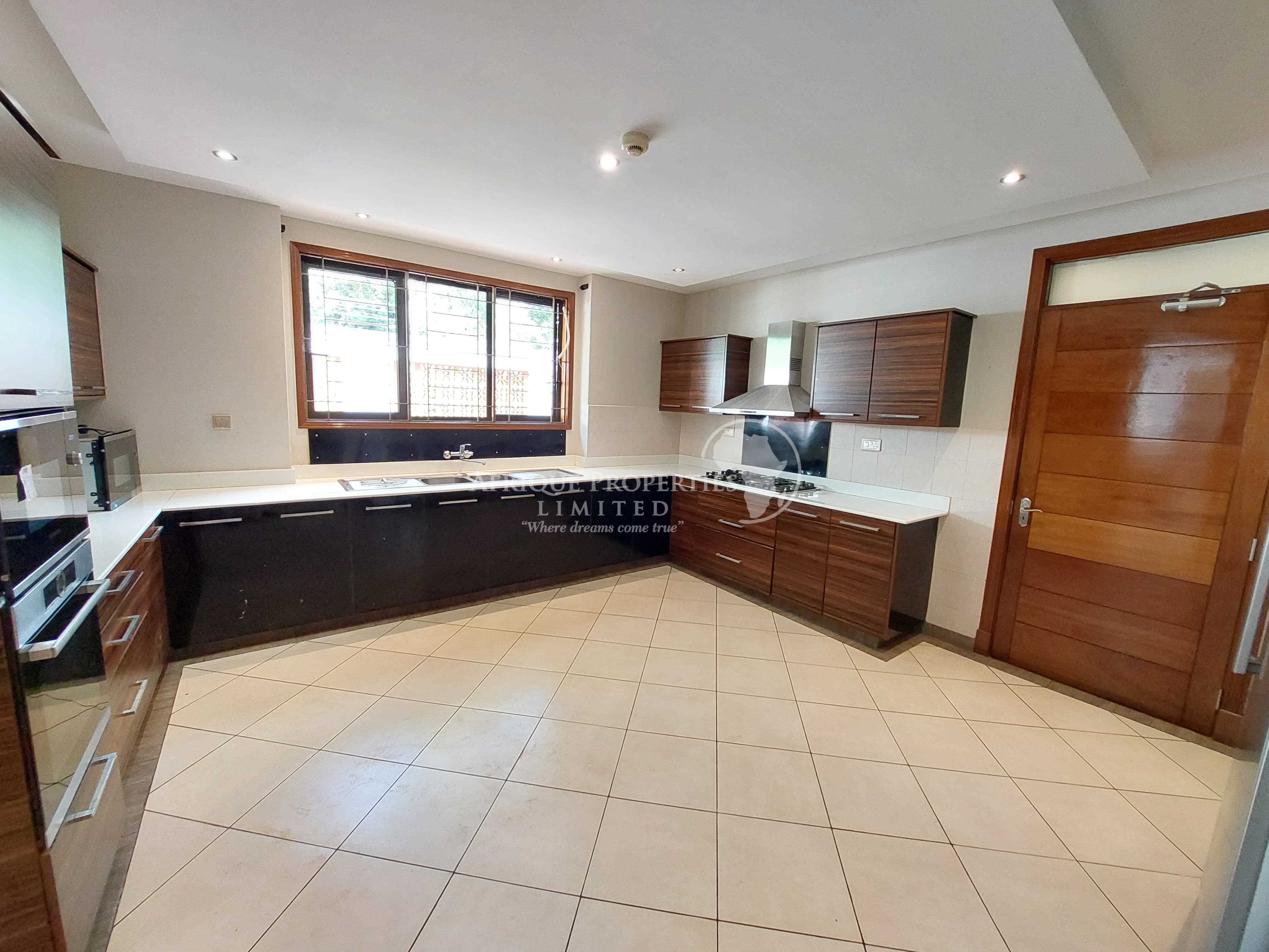 4 Bedroom All Ensuite Mansion For Rent in Old Runda, Nairobi (Kenya)
