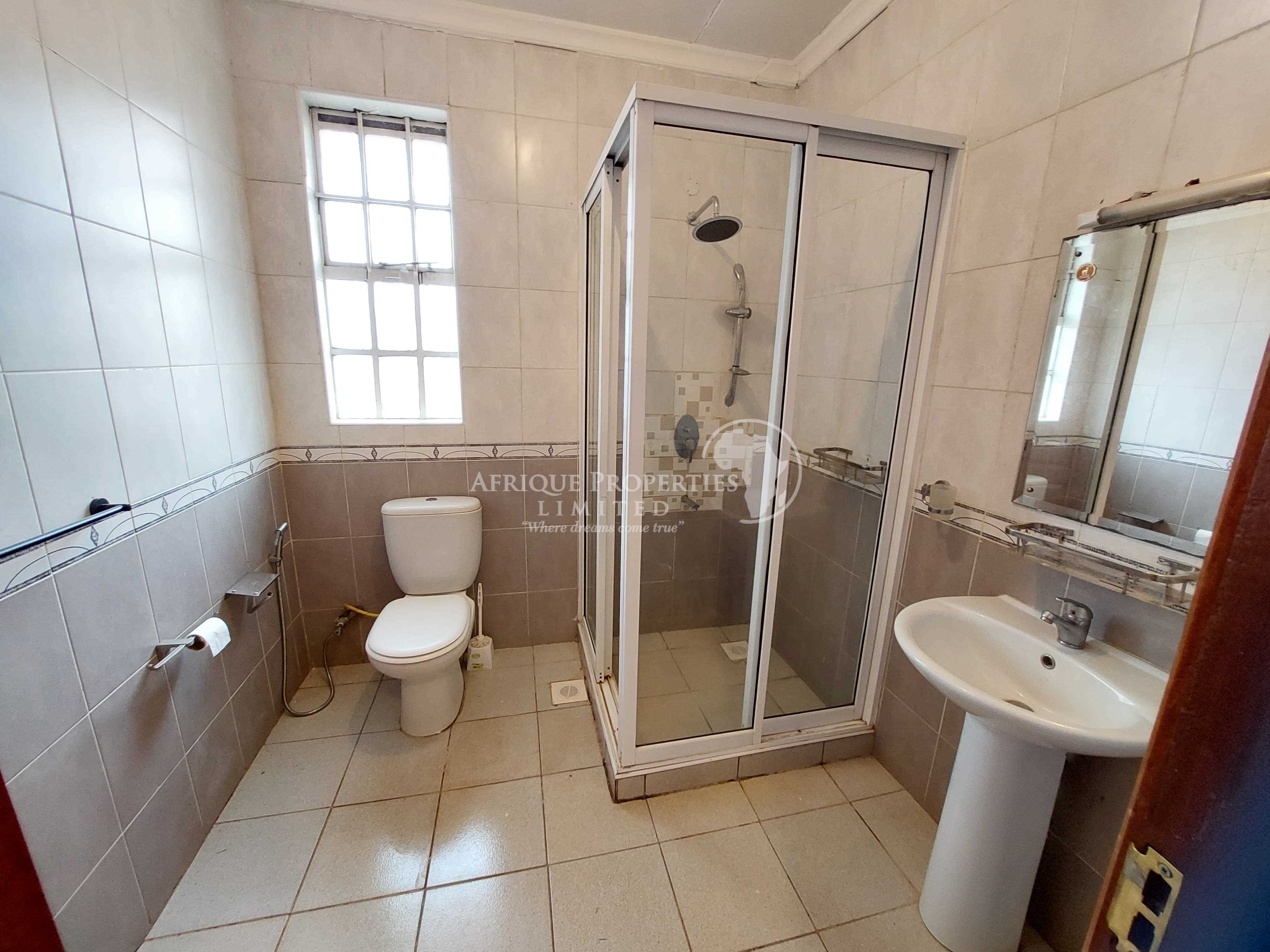 4 Bedroom All Ensuite Mansion + DSQ For Rent in Runda, Nairobi (Kenya)