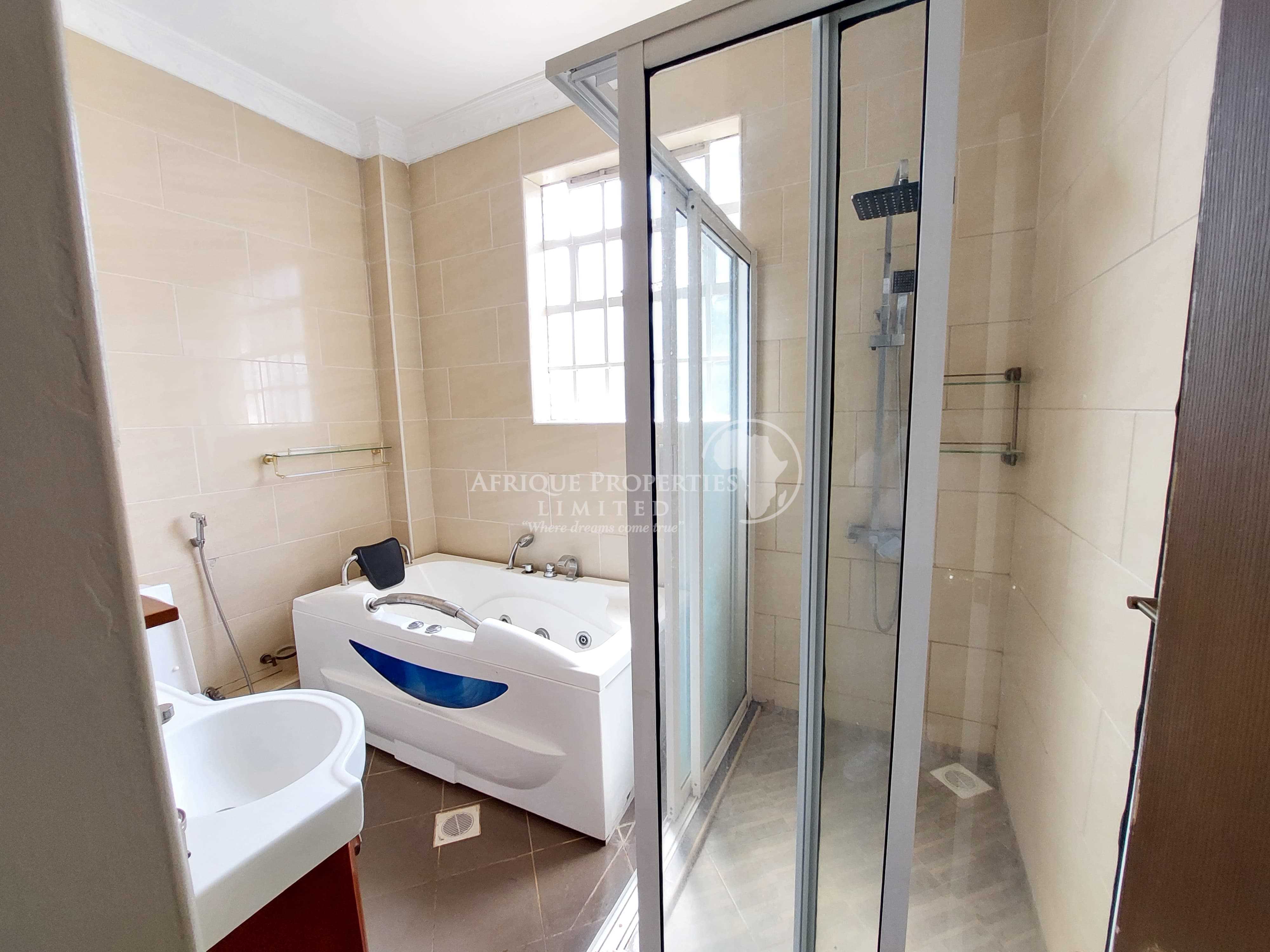 5 Bedroom All Ensuite House + 2 Bedroom Guest Wing For Rent in Runda Estate, Nairobi 
