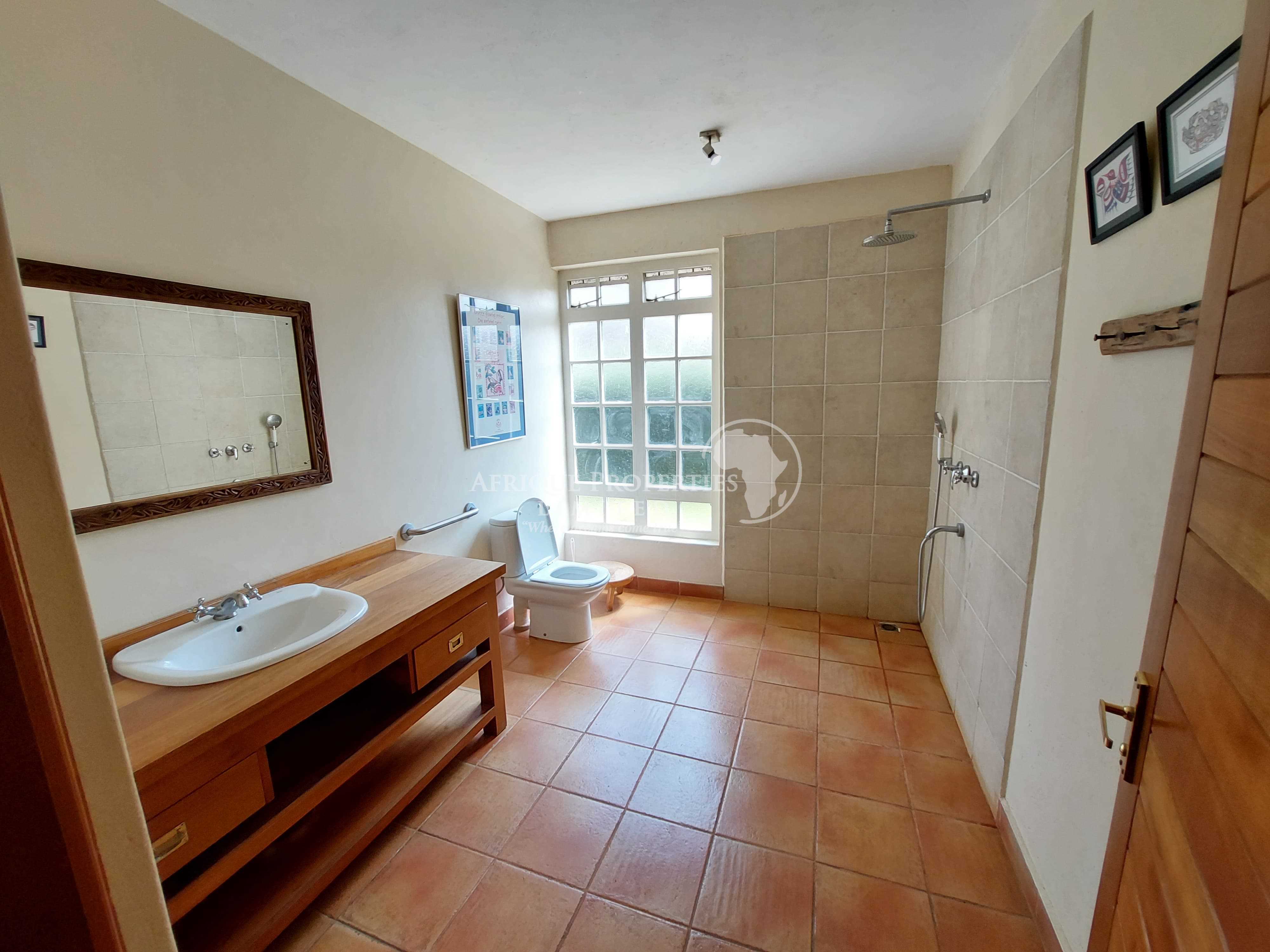 4 Bedroom Furnished House on 1/2 Acre + DSQ For Long Term Lease in Runda, Nairobi (Kenya)