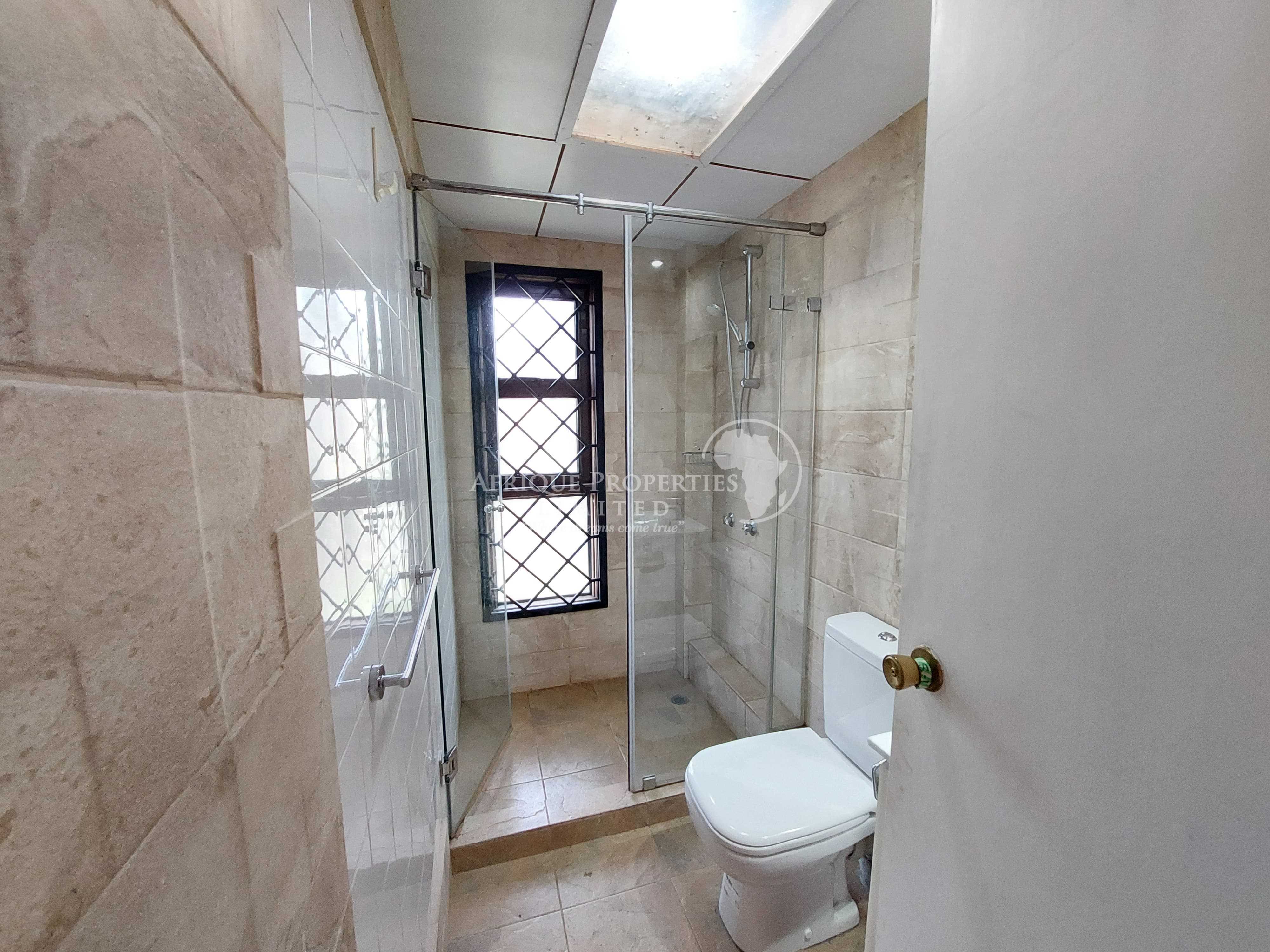 4 Bedroom House + DSQ For Rent in Old Runda, Nairobi (Kenya)