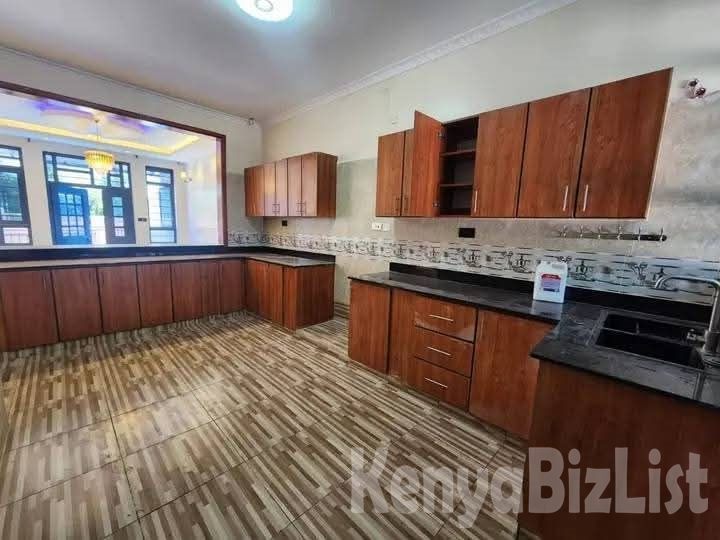 Modern Two Bedroom House to Let in Donholm