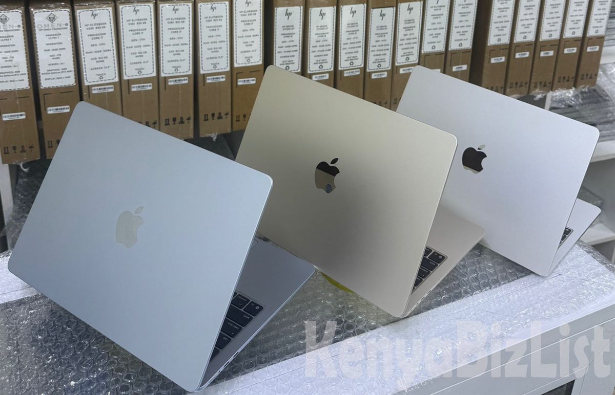 Apple MacBook Air 13-inch (2025) – M4 Chip, 16GB RAM, 256GB SSD 13.6-Inch 2K Display